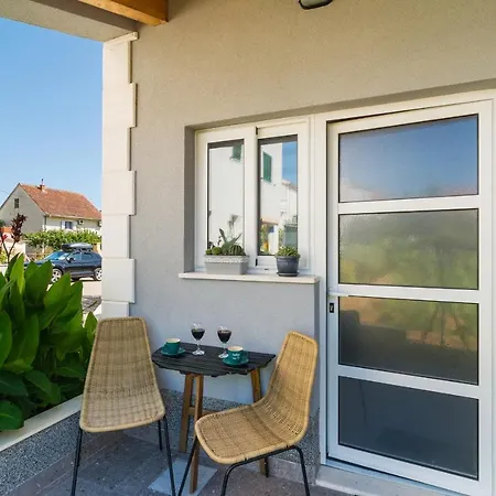Studio Apartman Mediteran Marina Exterior photo